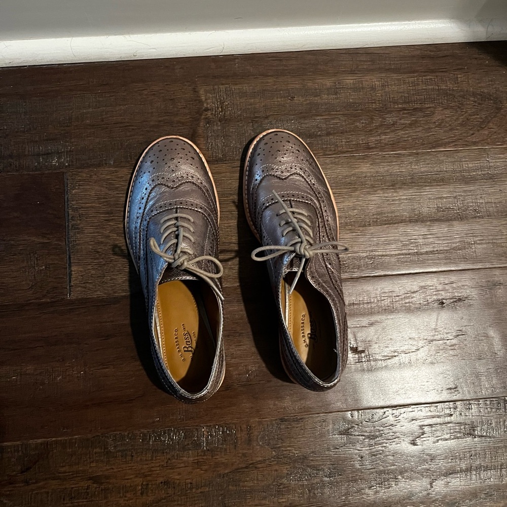 NWOT G.H. Bass & Co. Womens Brushed Gold Leather Oxfords - Picture 6 of 8